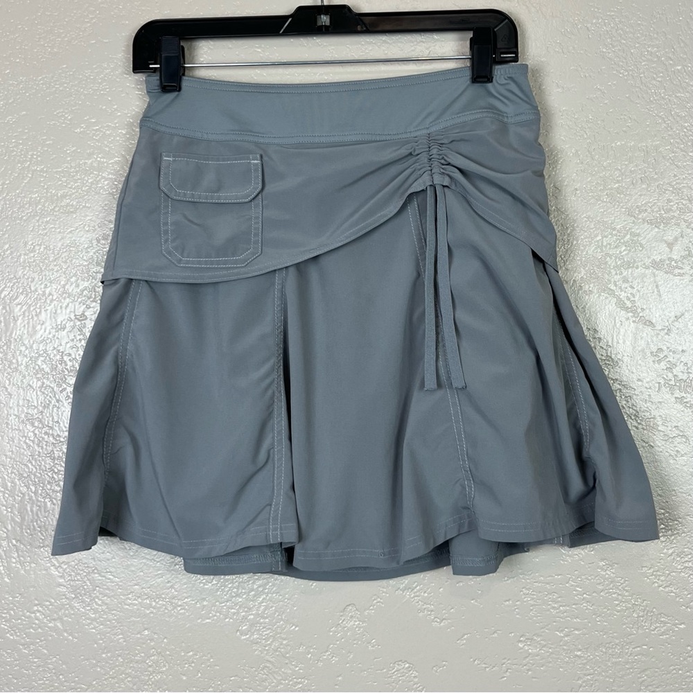 Athleta Lucky In‎ Love Gray Grey Active Tennis Skirt Tiered Skort Size 2.